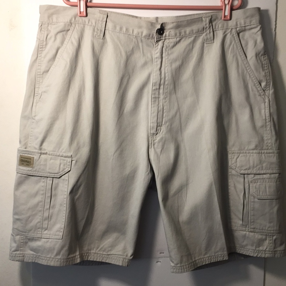 Wrangler Cargo Short Tan 8 Pocket Size 42